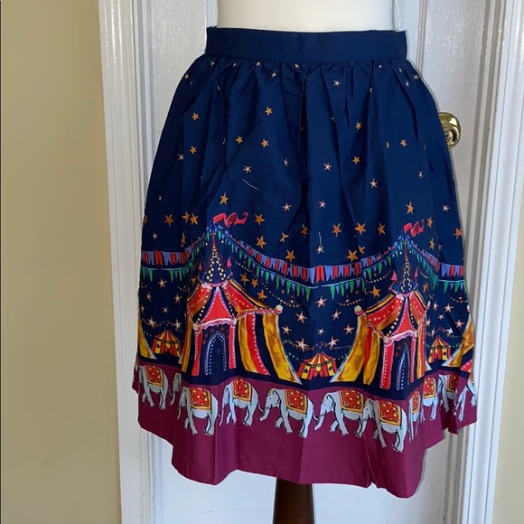 Modcloth Dresses & Skirts - ModCloth Cotton Skirt with Pockets Circus